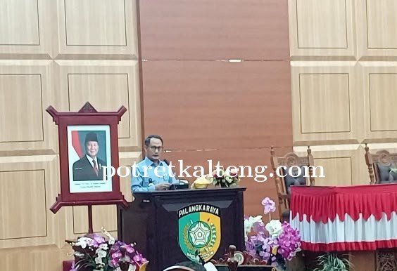 Wali Kota Palangka Raya Sampaikan Penyempurnaan Tiga Raperda dalam Rapat Paripurna