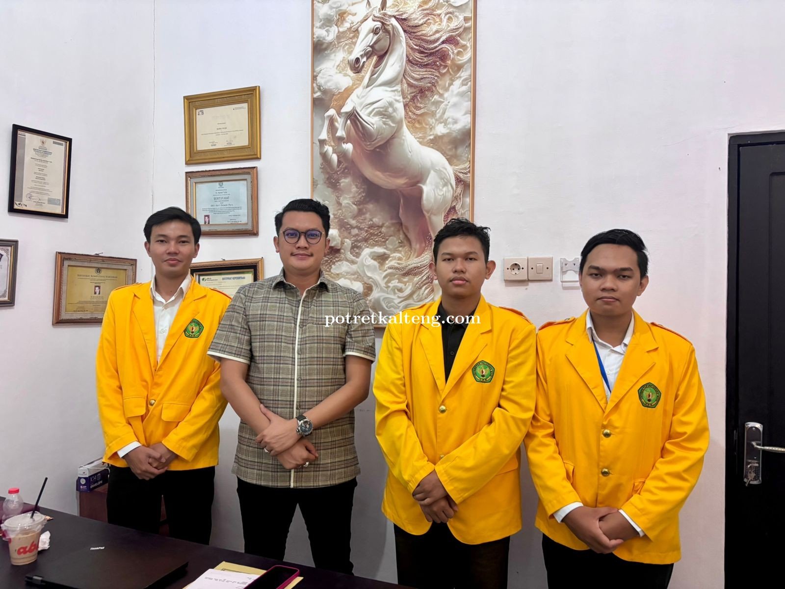 Hari Pertama Magang, Mahasiswa Fakultas Hukum Kenali Dunia Kerja Jurnalistik di Potret Kalteng
