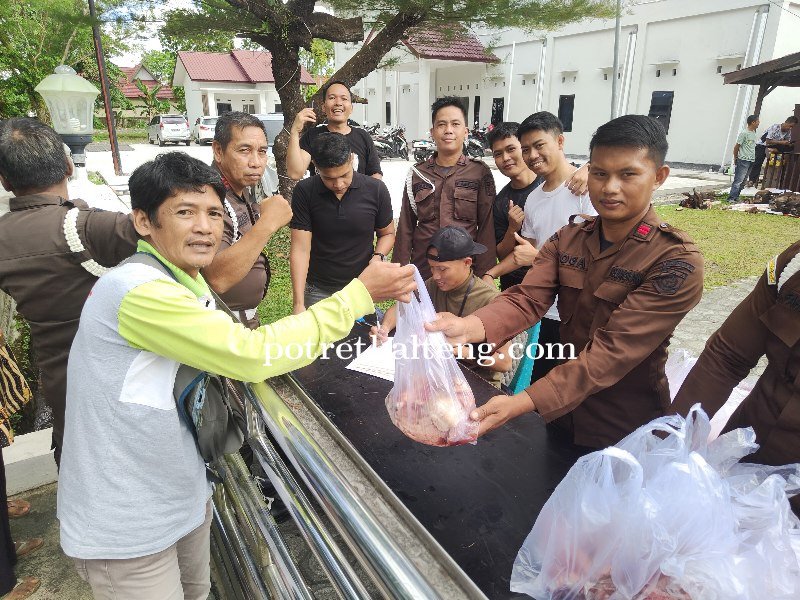 Kejati Kalteng Sembelih 16 Hewan Kurban di Hari Raya Iduladha 1446 H