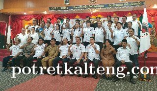 Eddy Raya Samsuri Lantik Pengurus IBCA MMA Murung Raya Periode 2024–2028