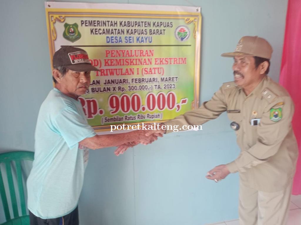 Kepala Desa Sei Kayu Salurkan 58 BLT Kepada Warga